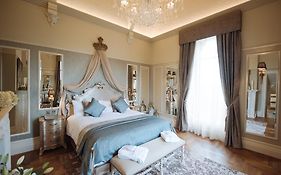 Cornhill Castle
